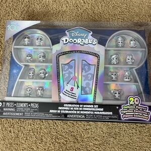 Disney Silver Holographic Doorables 21-Piece Collectible Set